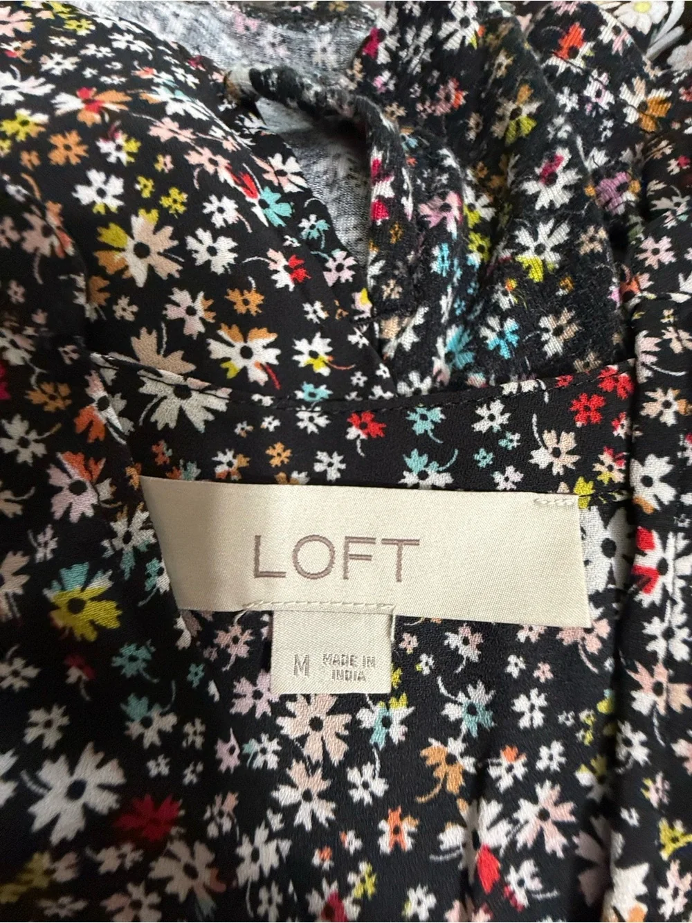 LOFT sleeveless neck